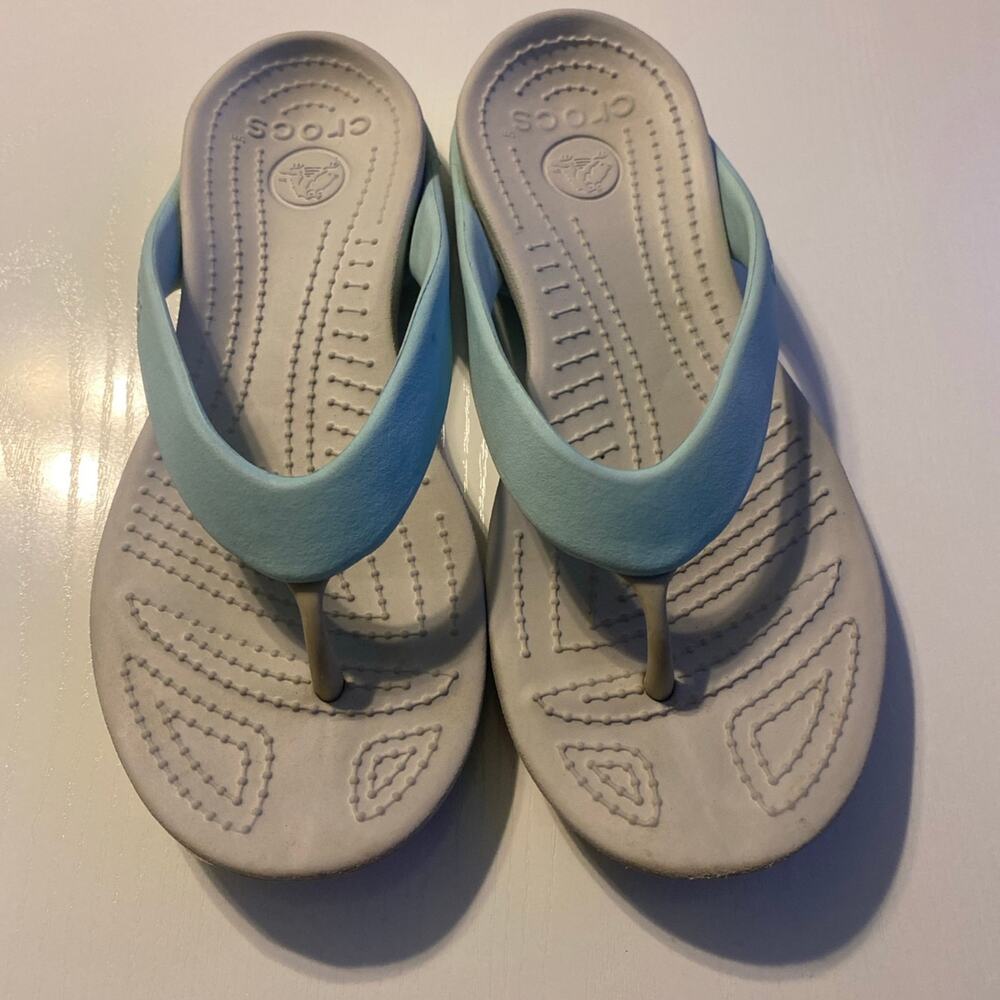 Crocs flip flops - women’s Sz 10
